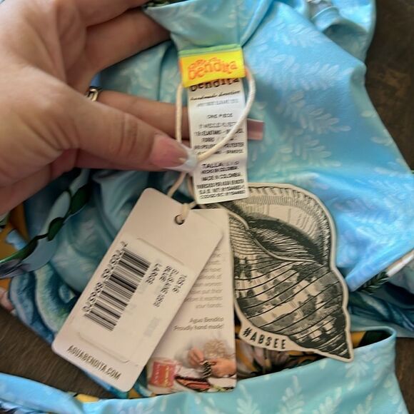 Agua Bendita Pacifico Ellis Aine Floral One-Piece Swimsuit - Picture 11 of 15